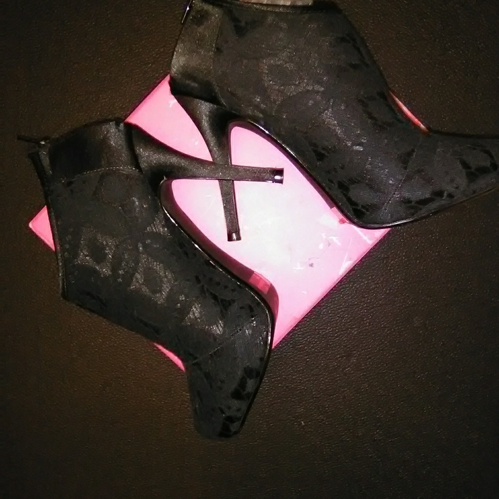 🔥HP🔥👠💄Awesome Maurice's booty/heels👠💄 - Picture 5 of 5